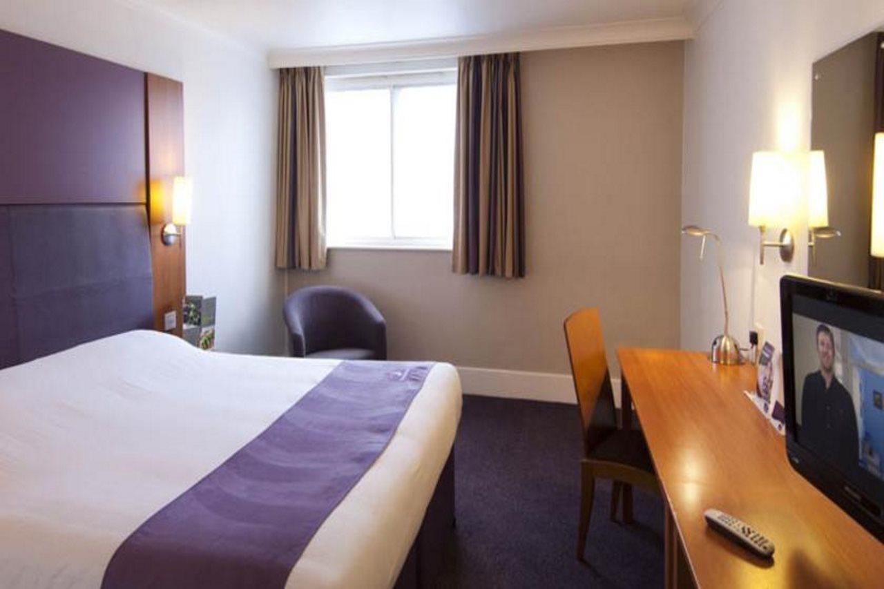 Premier Inn Premier Inn Sandhurst Sandhurst  Exterior photo